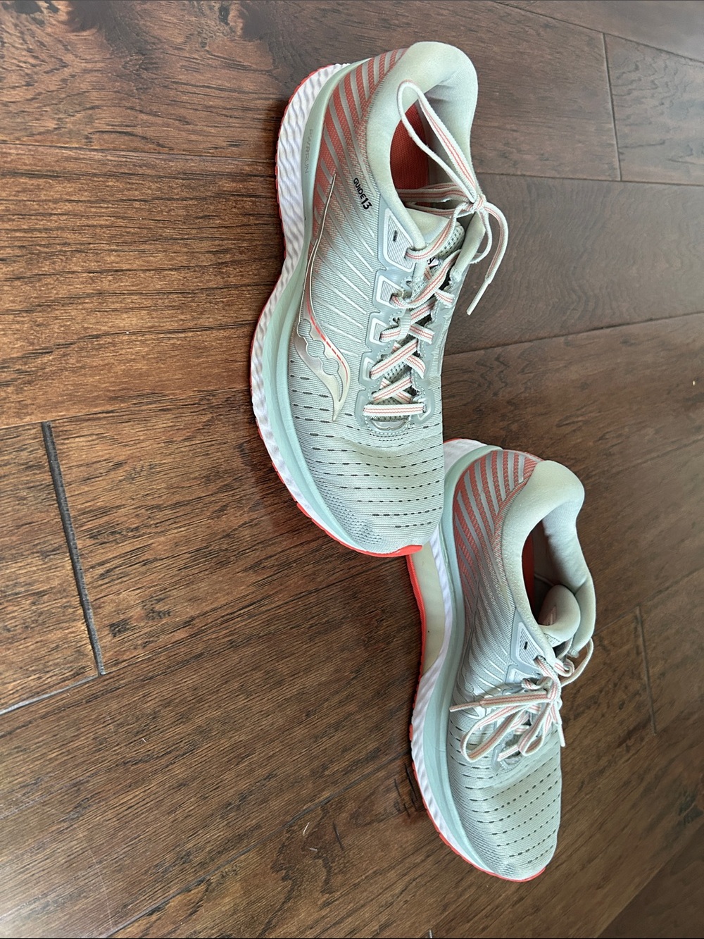 Saucony Guide 13 size 10 women Light Blue Running Sneakers with Coral Highlights - Picture 6 of 6